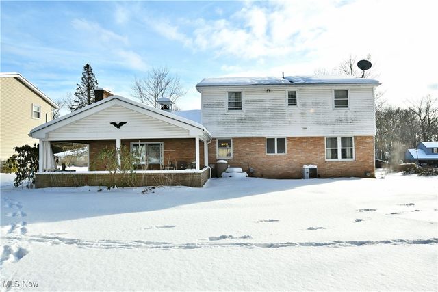 1654 Squaw Creek Drive, Girard, OH 44420