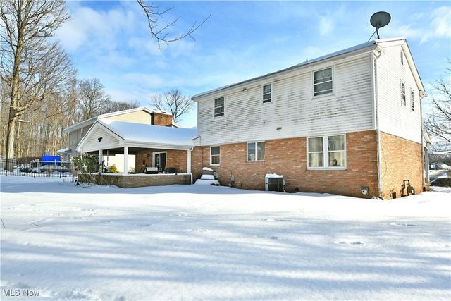 1654 Squaw Creek Drive, Girard, OH 44420