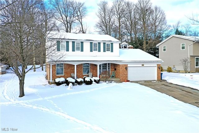 1654 Squaw Creek Drive, Girard, OH 44420
