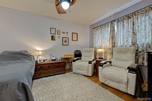 8704 Edna Drive, Warren, MI 48093