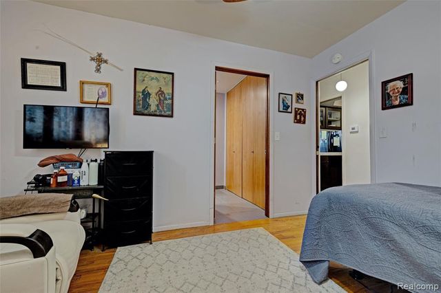 8704 Edna Drive, Warren, MI 48093