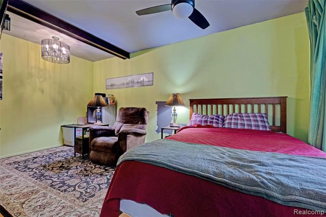 8704 Edna Drive, Warren, MI 48093