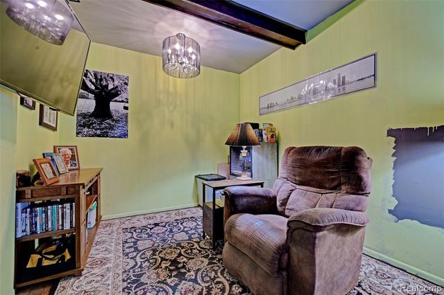 8704 Edna Drive, Warren, MI 48093