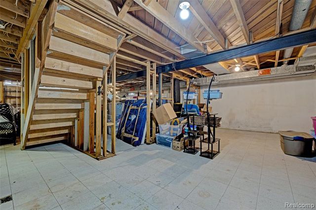 8704 Edna Drive, Warren, MI 48093