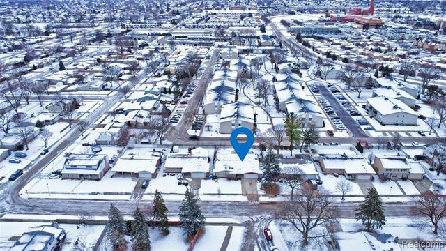 8704 Edna Drive, Warren, MI 48093