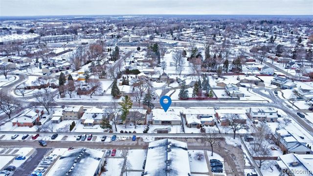 8704 Edna Drive, Warren, MI 48093