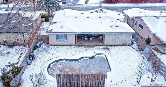 8704 Edna Drive, Warren, MI 48093