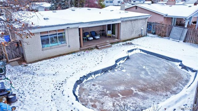 8704 Edna Drive, Warren, MI 48093