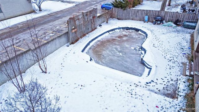 8704 Edna Drive, Warren, MI 48093