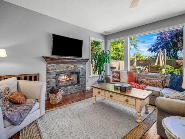 4035 Meadow Wood Dr, El Dorado Hills, CA 95762