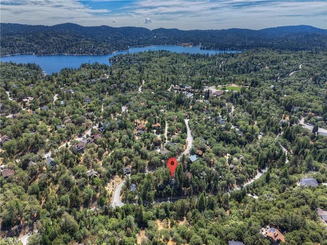 1468 GOLDEN RULE LN, Lake Arrowhead, CA 92352