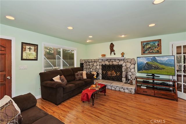 1468 GOLDEN RULE LN, Lake Arrowhead, CA 92352