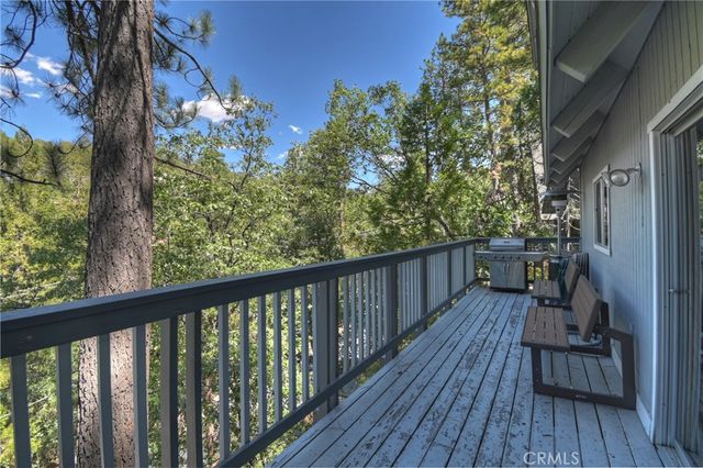 1468 GOLDEN RULE LN, Lake Arrowhead, CA 92352
