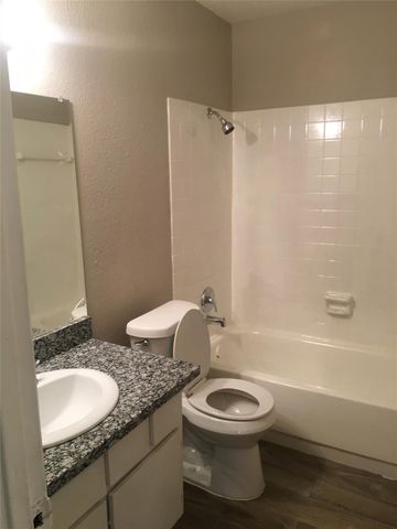 5625 Antoine Drive 208, Houston, TX 77091