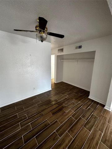 5625 Antoine Drive 208, Houston, TX 77091