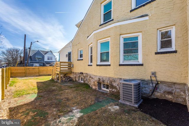 219 N WYCOMBE AVE, Lansdowne, PA 19050