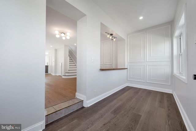 219 N WYCOMBE AVE, Lansdowne, PA 19050