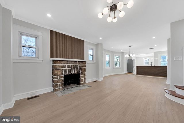 219 N WYCOMBE AVE, Lansdowne, PA 19050