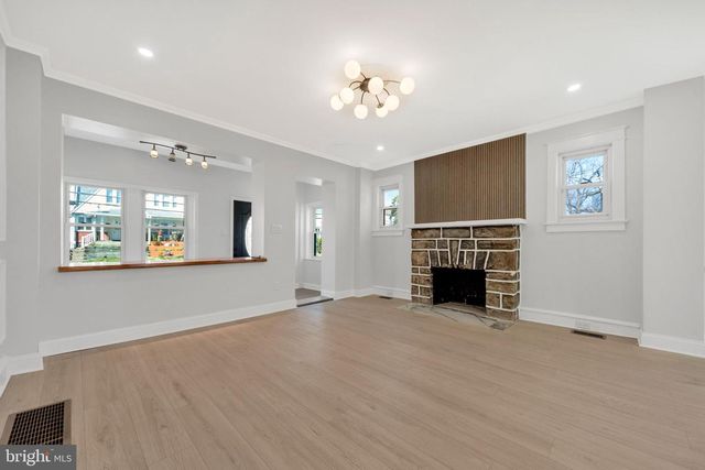 219 N WYCOMBE AVE, Lansdowne, PA 19050