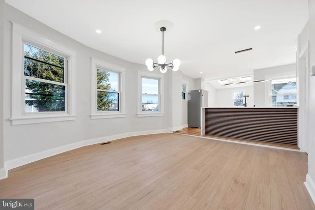 219 N WYCOMBE AVE, Lansdowne, PA 19050