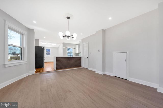 219 N WYCOMBE AVE, Lansdowne, PA 19050