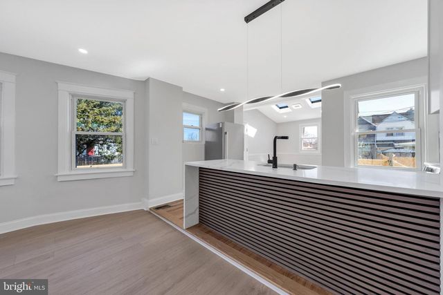 219 N WYCOMBE AVE, Lansdowne, PA 19050