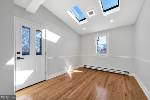 219 N WYCOMBE AVE, Lansdowne, PA 19050