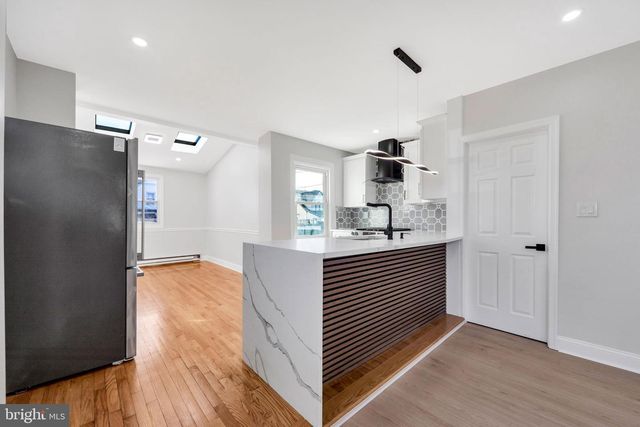 219 N WYCOMBE AVE, Lansdowne, PA 19050