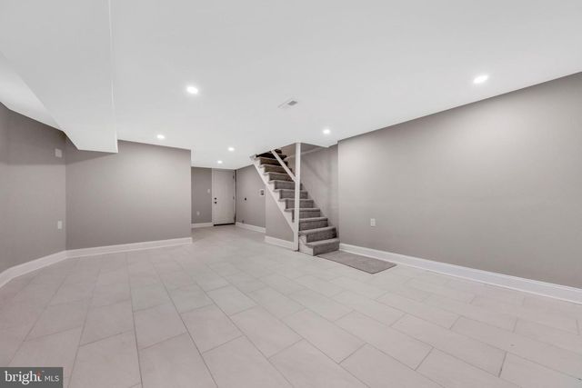 219 N WYCOMBE AVE, Lansdowne, PA 19050