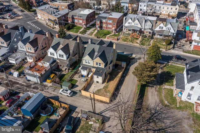 219 N WYCOMBE AVE, Lansdowne, PA 19050