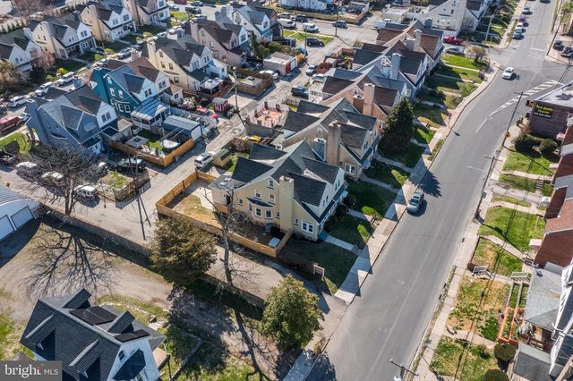 219 N WYCOMBE AVE, Lansdowne, PA 19050