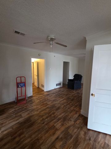 1372 N LEXINGTON CIR, Memphis, TN 38107