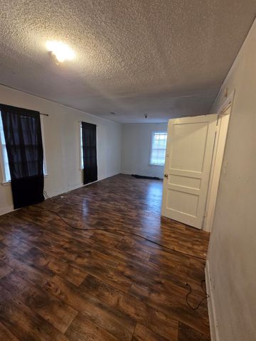 1372 N LEXINGTON CIR, Memphis, TN 38107