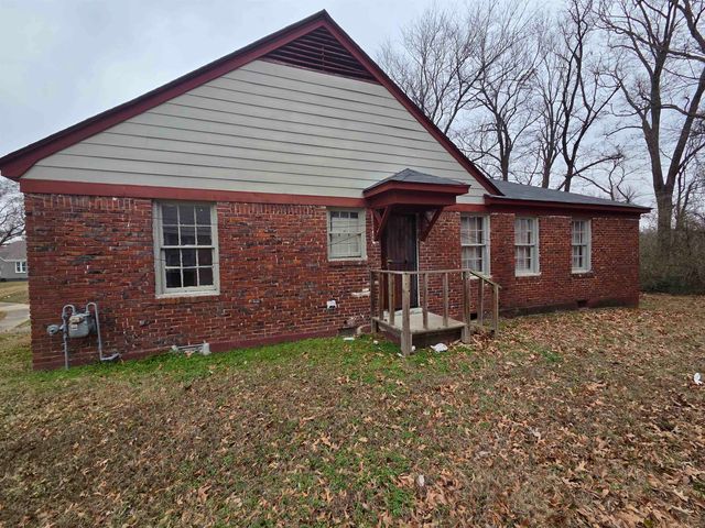 1372 N LEXINGTON CIR, Memphis, TN 38107