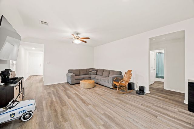 822 Ramble Road, Lavon, TX 75166