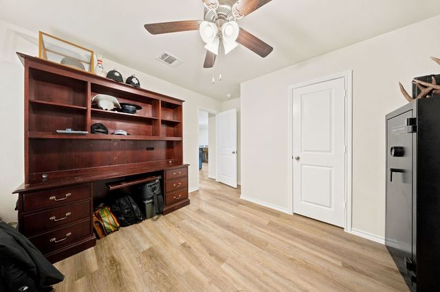 822 Ramble Road, Lavon, TX 75166
