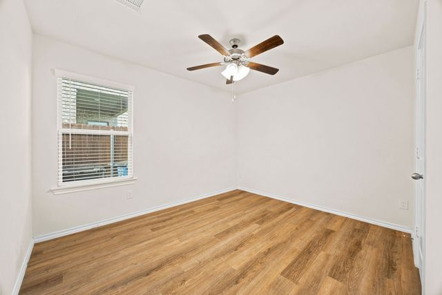 822 Ramble Road, Lavon, TX 75166
