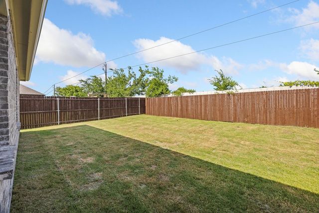 822 Ramble Road, Lavon, TX 75166