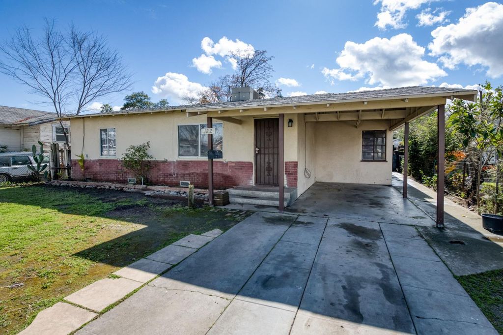 Image 1 of property listing at 122 E Eden Avenue, Fresno, CA 93706