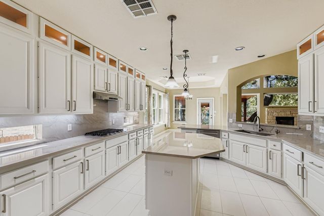 1028 Horseback HOLW, Austin, TX 78732