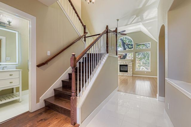 1028 Horseback HOLW, Austin, TX 78732