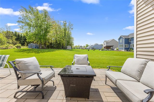 56 Knightbridge Circle, Penfield, NY 14526