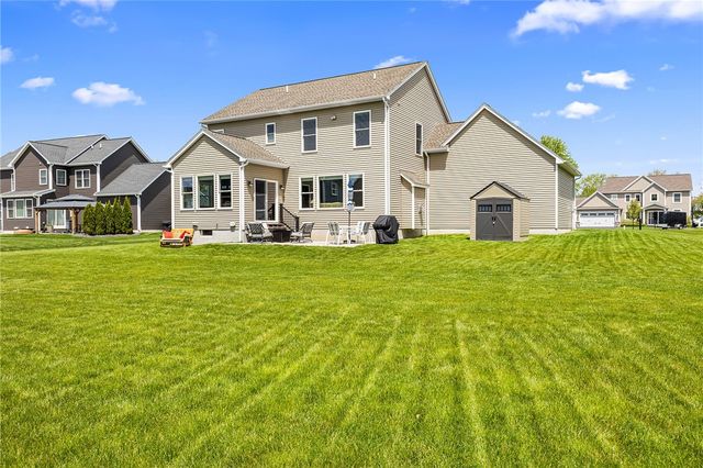 56 Knightbridge Circle, Penfield, NY 14526