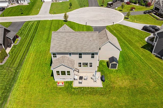 56 Knightbridge Circle, Penfield, NY 14526