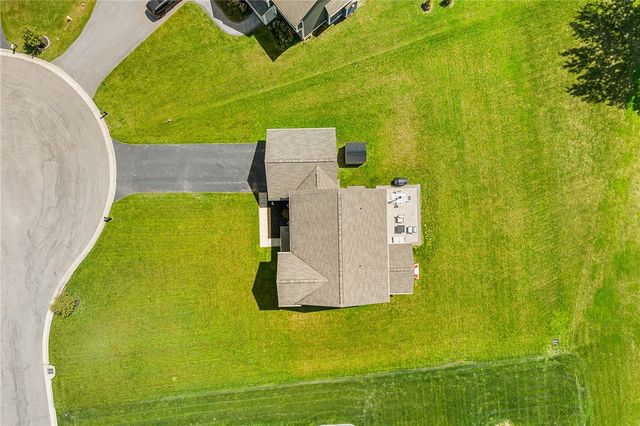 56 Knightbridge Circle, Penfield, NY 14526