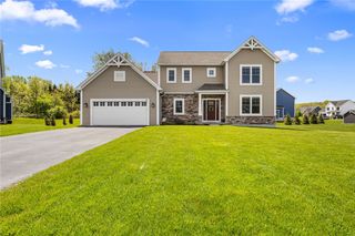 56 Knightbridge Circle, Penfield, NY 14526