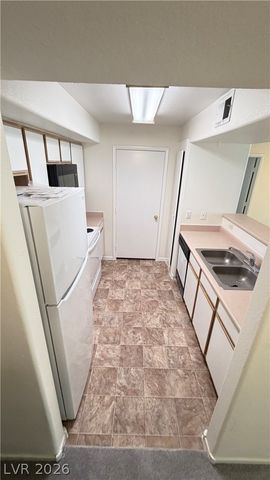 2300 East SILVERADO RANCH BL Boulevard 2090, Henderson, NV 89183