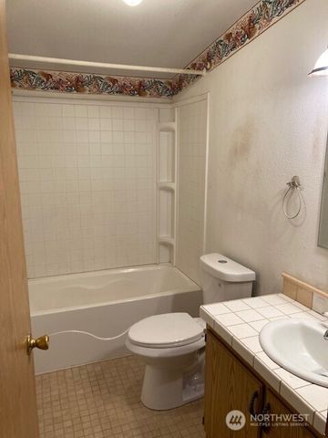 301 N Chinook Drive, Hoodsport, WA 98548