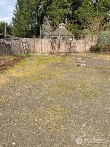 301 N Chinook Drive, Hoodsport, WA 98548