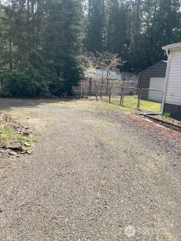 301 N Chinook Drive, Hoodsport, WA 98548